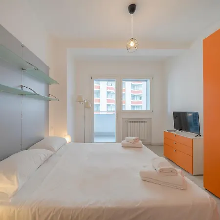 Orange - Bhome Lägenhet Milano